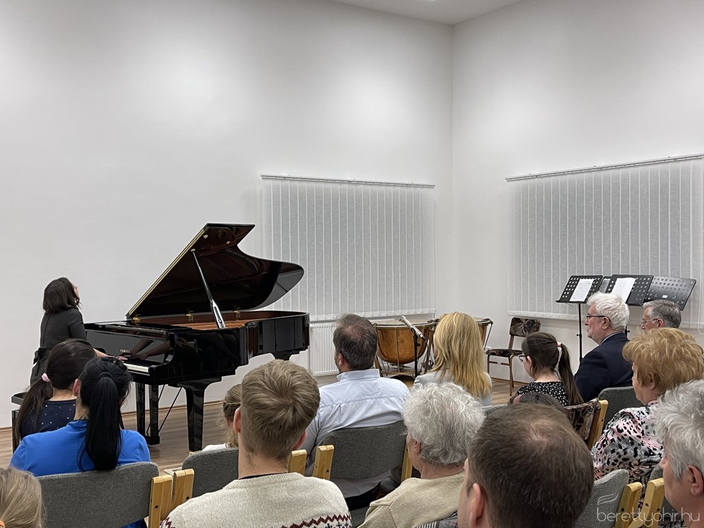 Tanári hangverseny18